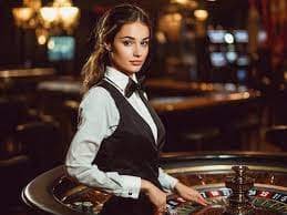 lucky 81 Andar kya hai